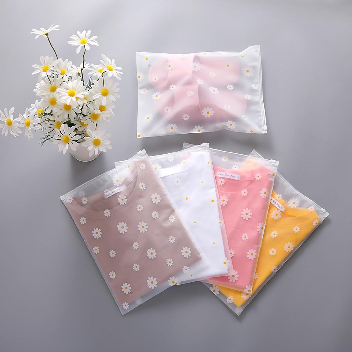 KEYRI 20 Pieces Clothes Bags Travel Zip Bag Waterproof Travel Multifunction Organizer Bags Transparent Resealable Bags for Clothes Underwear Shoes Cosmetic (Floral)