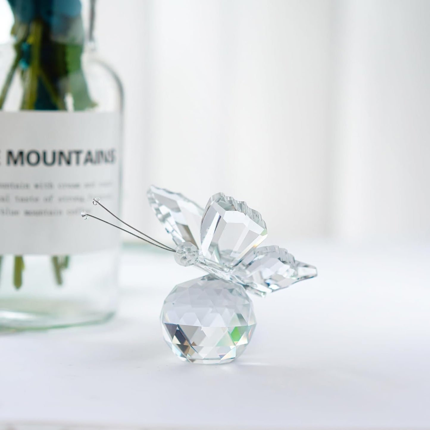 H&D HYALINE & DORA Crystal Flying Butterfly with Glass Ball Base Figurine Collection Ornament Statue Collectible Animal (Clear)