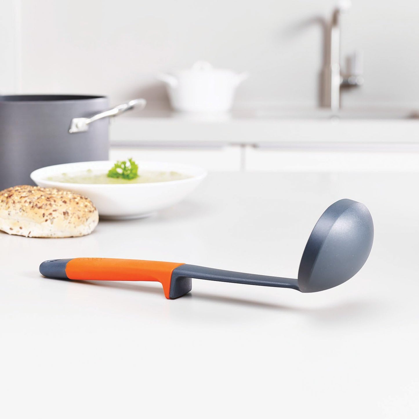Joseph Joseph Elevate - Kitchen tools & gadgets Carousel 6-Piece Utensil Set with rotating stand, Ergonomic silicone handles, non stick head- Green