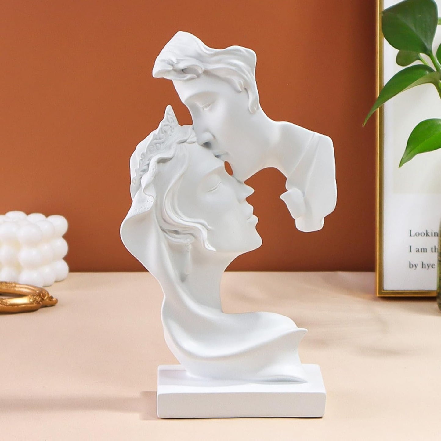 NORHOR Couple Statue Creative Kiss Sculpture Abstract Art Couple Sculpture Home Decor Statue Resin Romantic Decoration Used for Home Decoration, Wedding, Gift