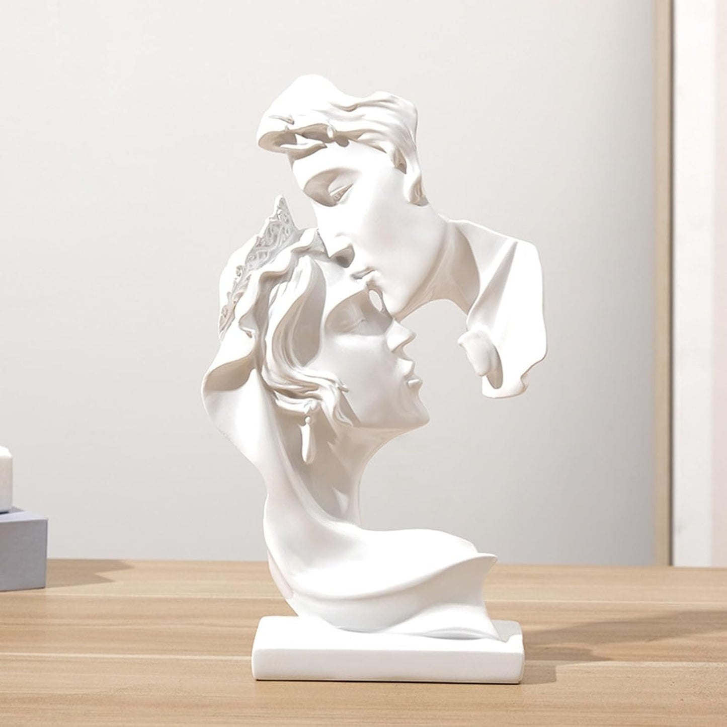 NORHOR Couple Statue Creative Kiss Sculpture Abstract Art Couple Sculpture Home Decor Statue Resin Romantic Decoration Used for Home Decoration, Wedding, Gift