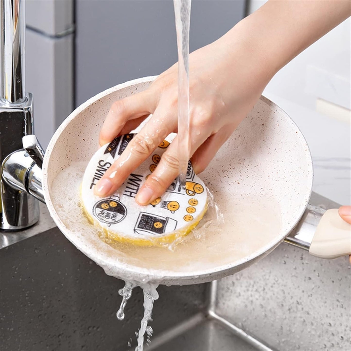 DDGURDH Household Cleaning Sponges Smile Face Cleaning Sponge Magic Decontamination Dish Washing Cloth Kitchen Cleaner Sponges Scouring Pads Kitchen Accessories