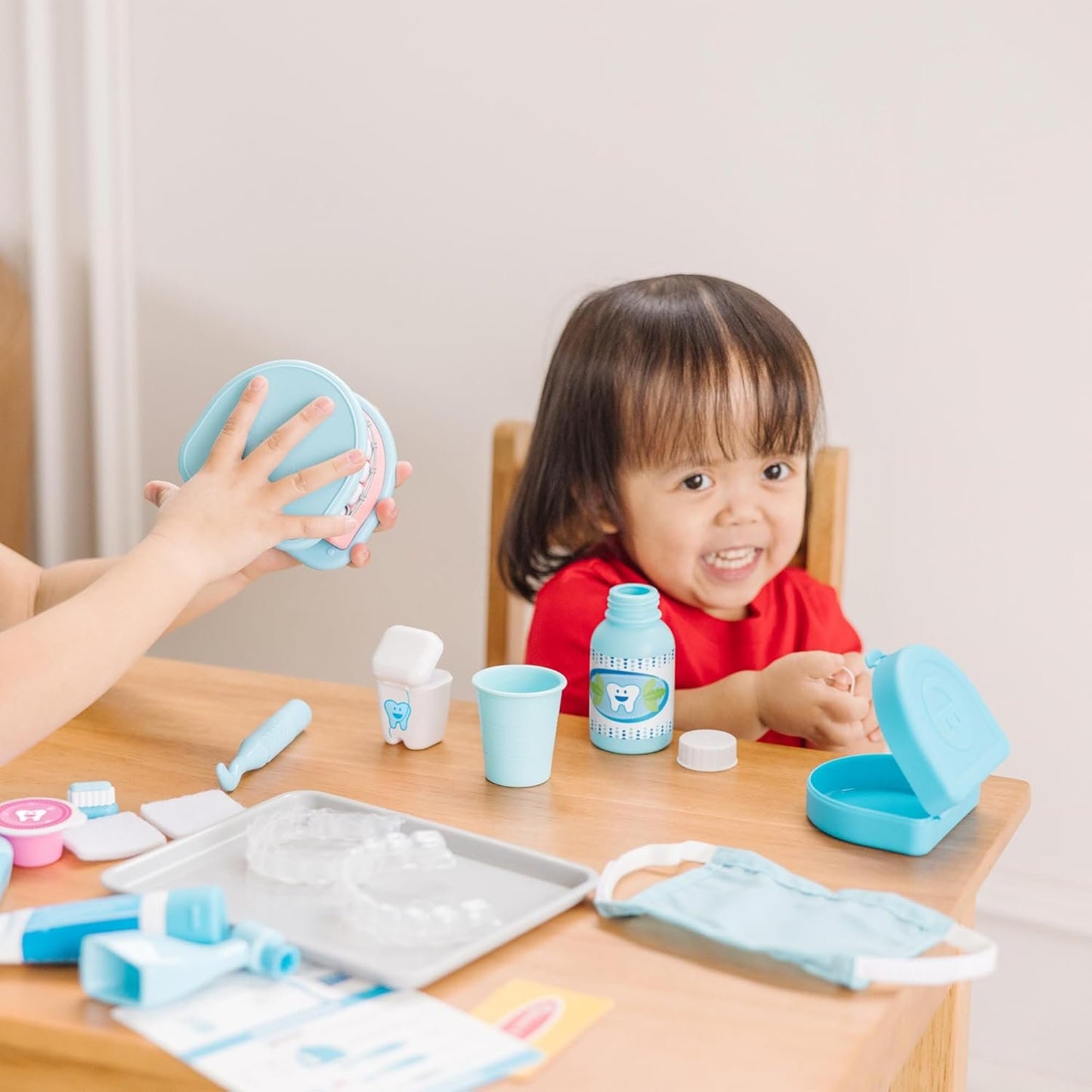 Melissa & Doug Super Smile Dentist Kit With Pretend Play Set of Teeth And Dental Accessories (25 Toy Pieces) - Pretend Dentist Play Set, Dentist Toy, Dentist Kit For Kids Ages 3+
