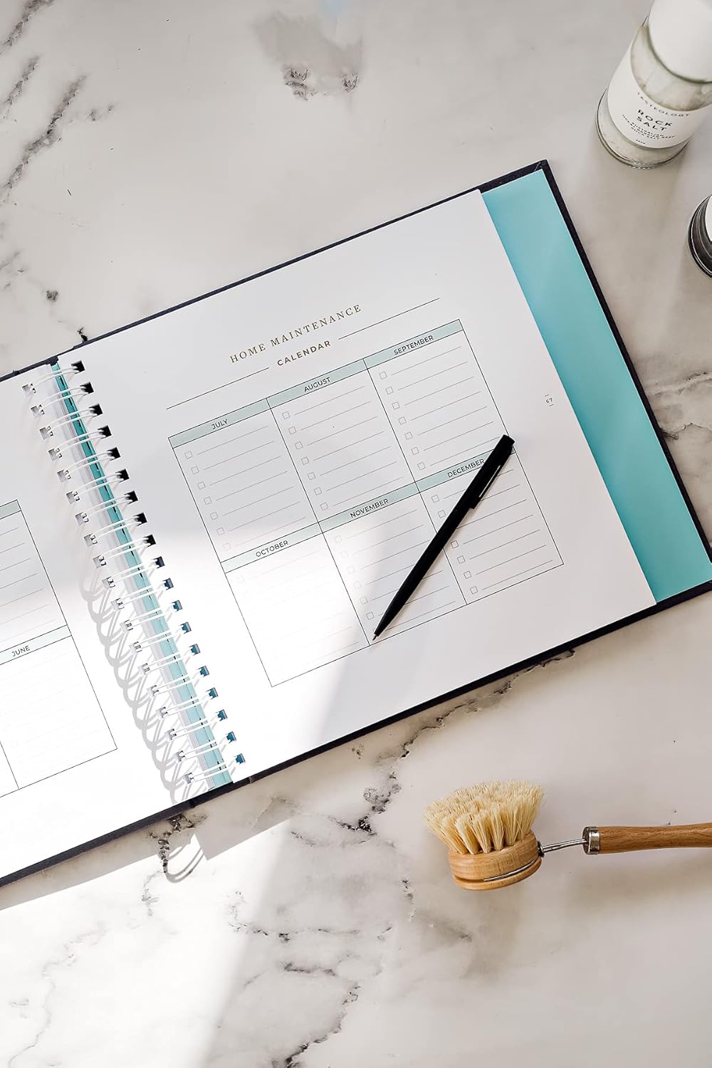 Beautifully Organized Home Planner: The Ultimate Step-by-Step Guide to Organizing Your Home Life