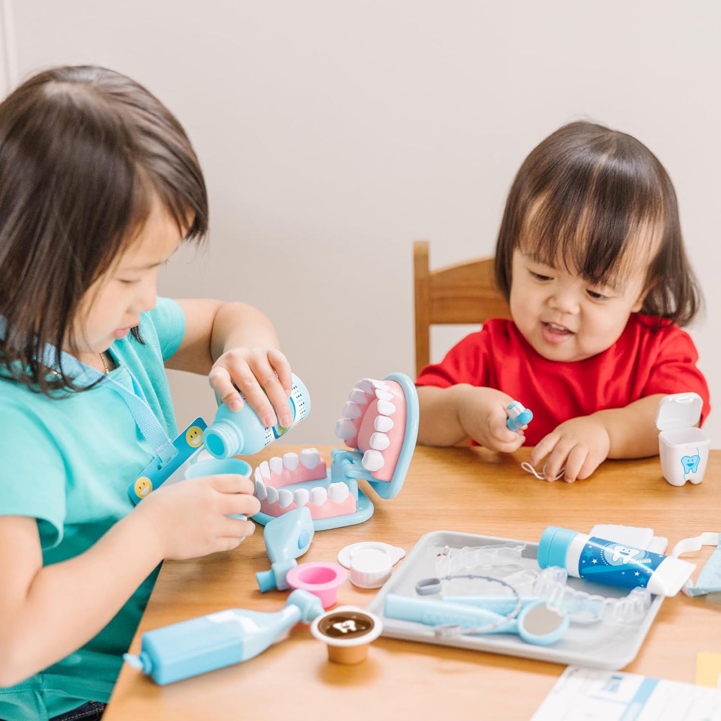 Melissa & Doug Super Smile Dentist Kit With Pretend Play Set of Teeth And Dental Accessories (25 Toy Pieces) - Pretend Dentist Play Set, Dentist Toy, Dentist Kit For Kids Ages 3+