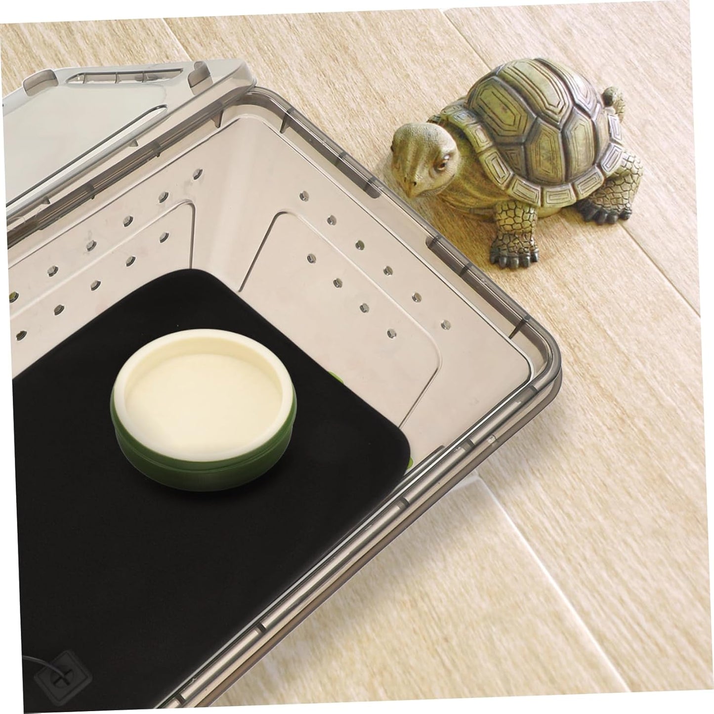 INOOMP Reptile Feeding and Watering Bowl Durable Plastic Reptile Dish with Non Slip Base for Tortoises Lizards and Snakes Easy to Clean Terrarium Accessory for Effortless Maintenance