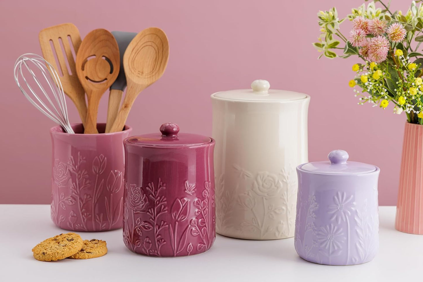 Mason Cash In the Meadow Utensil Holder 1.3 Litre Embossed Floral Design, Durable Stoneware – Ideal for Storing Kitchen Tools and Gadgets – Classic Kitchen Storage (H15 x Dia 12.5cm)