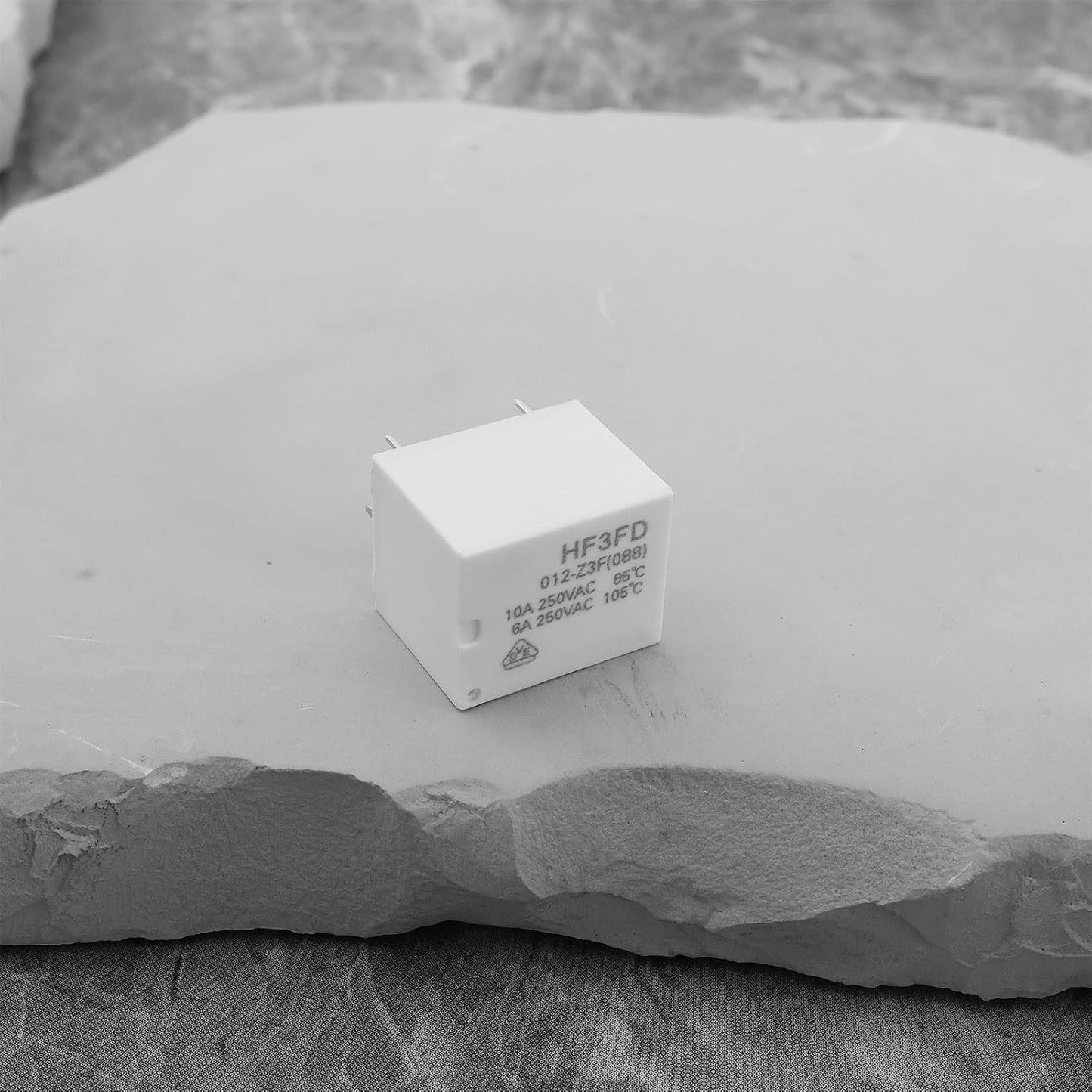 Micro Traders 2PCS 5-pin 10A 250VAC Relay HF3FD 012-Z3F Relay 12VDC Suitable for Industrial Automation Home Appliance Control Automotive Electronics