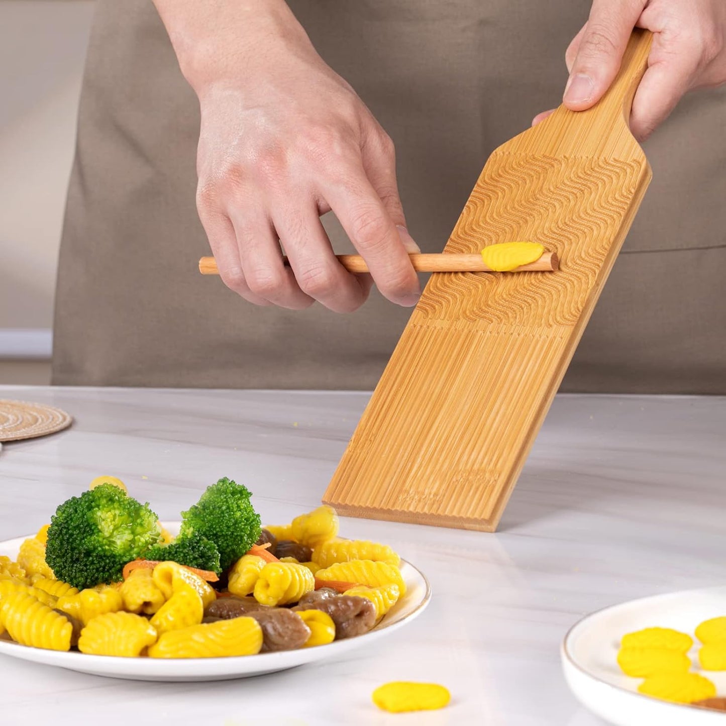 Gnocchi Board Hand Crafted Gnocchi Paddle with Garganelli Stick Maveite Cavatelli Pasta Maker Pasta Board Gnocchi Ridges Roller Natural Bamboo Kitchen Gadgets Tools