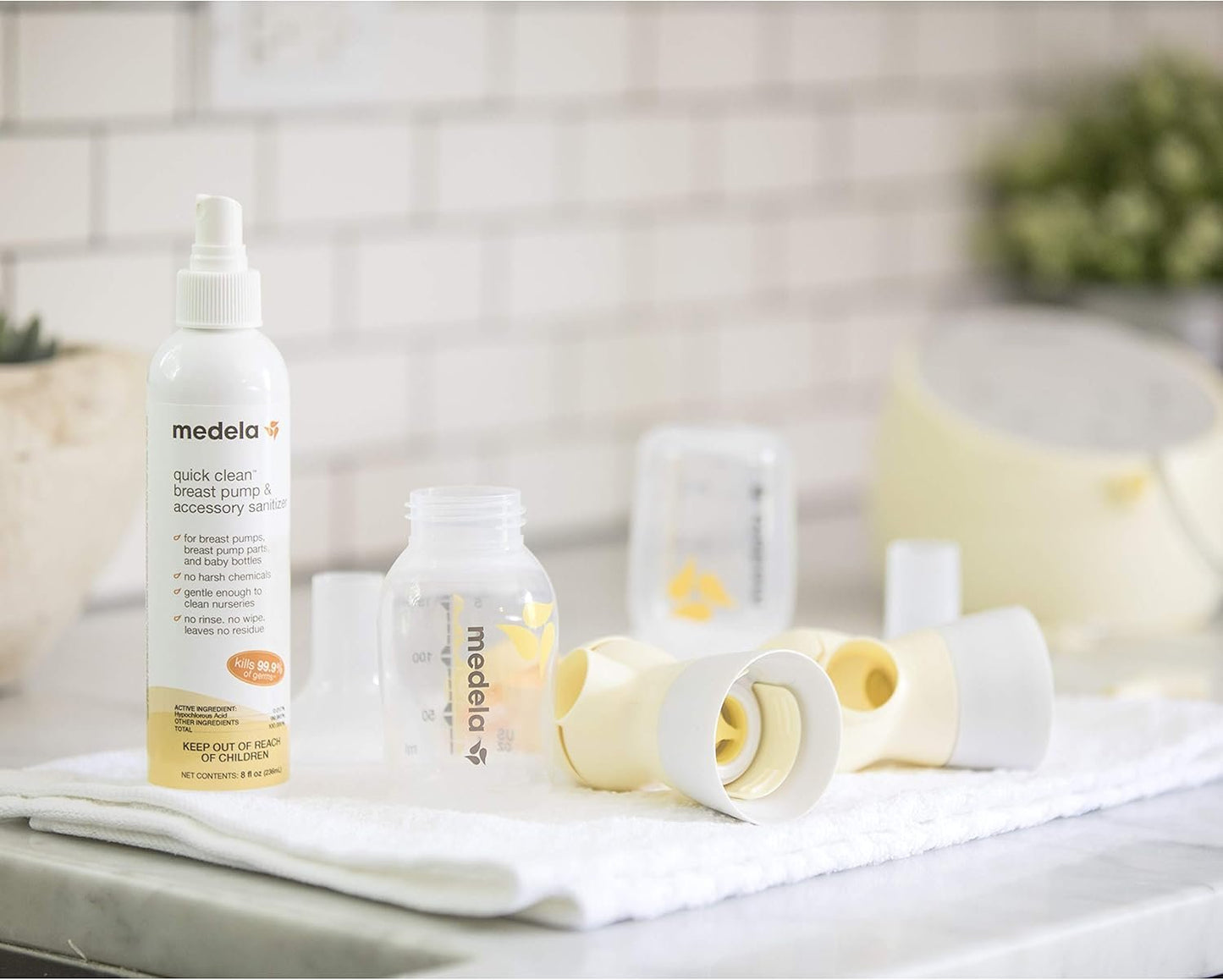 Medela Quick Clean Breast Pump and Accessory Sanitizer Spray