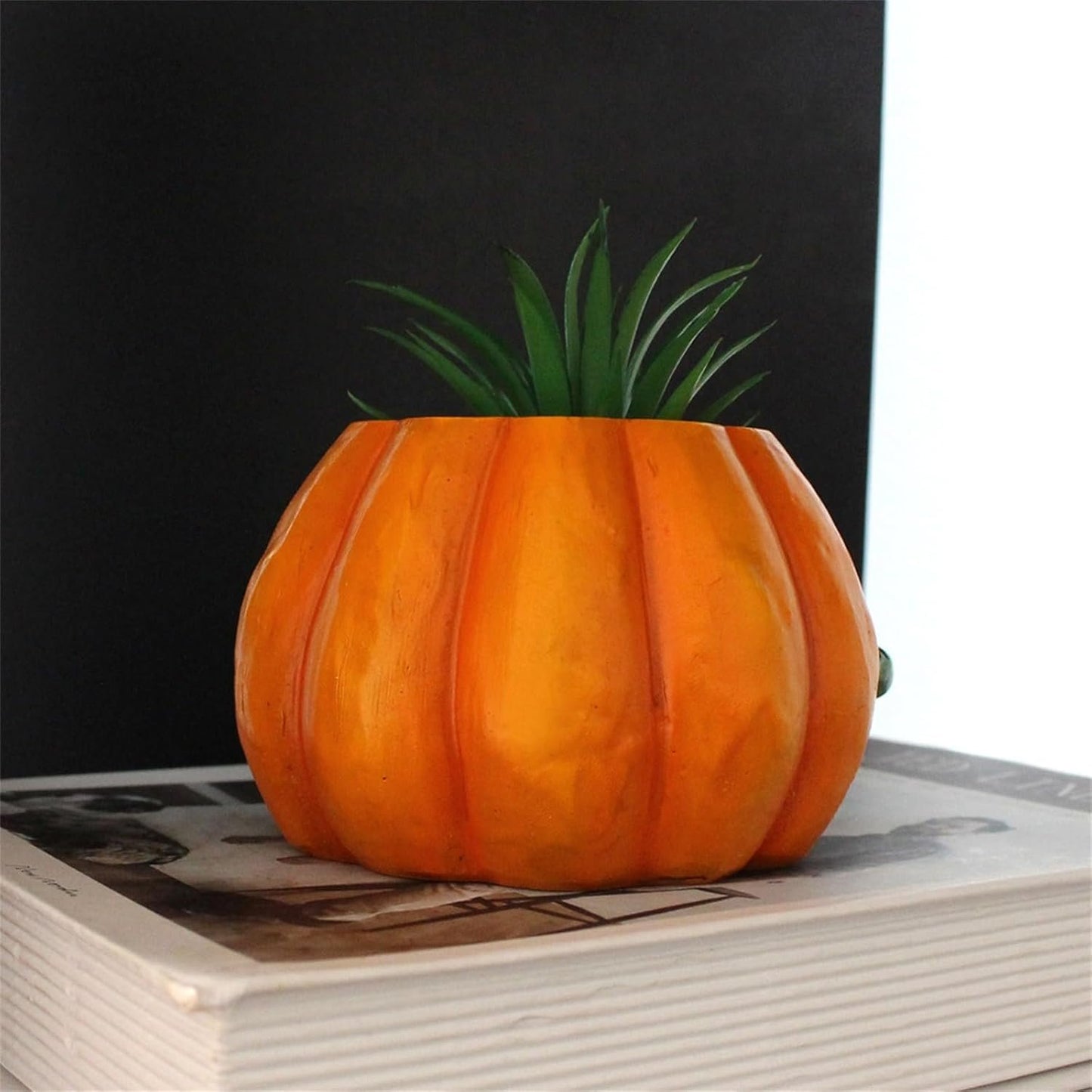 Oggettistica per la Casa Moderna Terrificanti decorazioni di Halloween Fioriera in resina con faccia di zucca per desktop domestico interior design (Orange, 10 9.8 6.8cm)