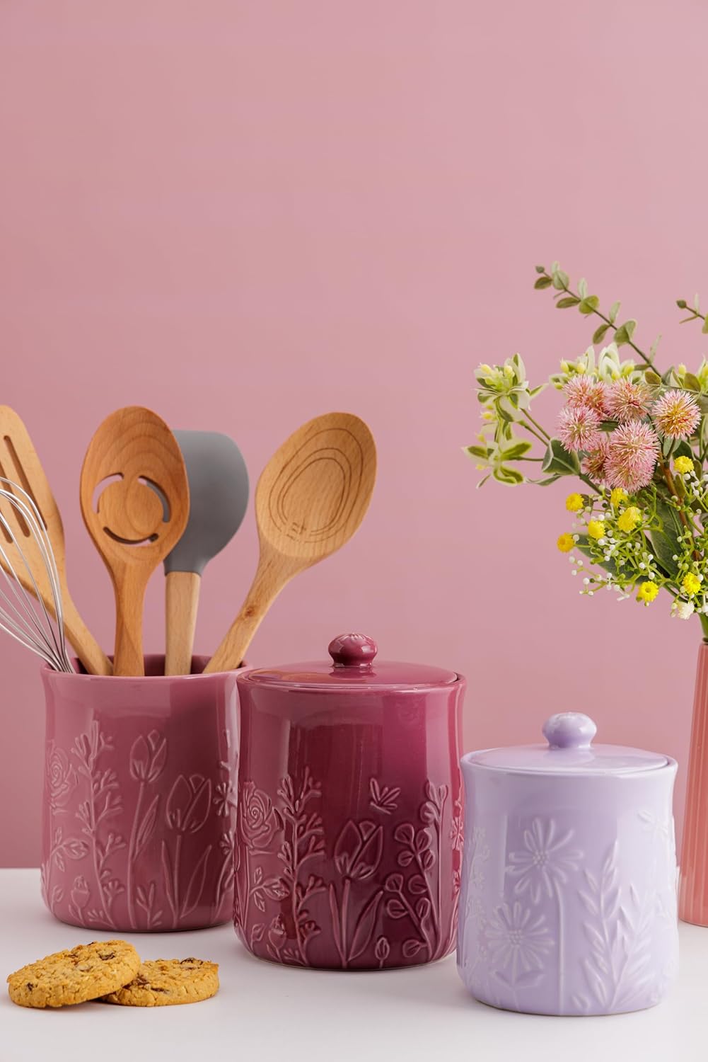 Mason Cash In the Meadow Utensil Holder 1.3 Litre Embossed Floral Design, Durable Stoneware – Ideal for Storing Kitchen Tools and Gadgets – Classic Kitchen Storage (H15 x Dia 12.5cm)