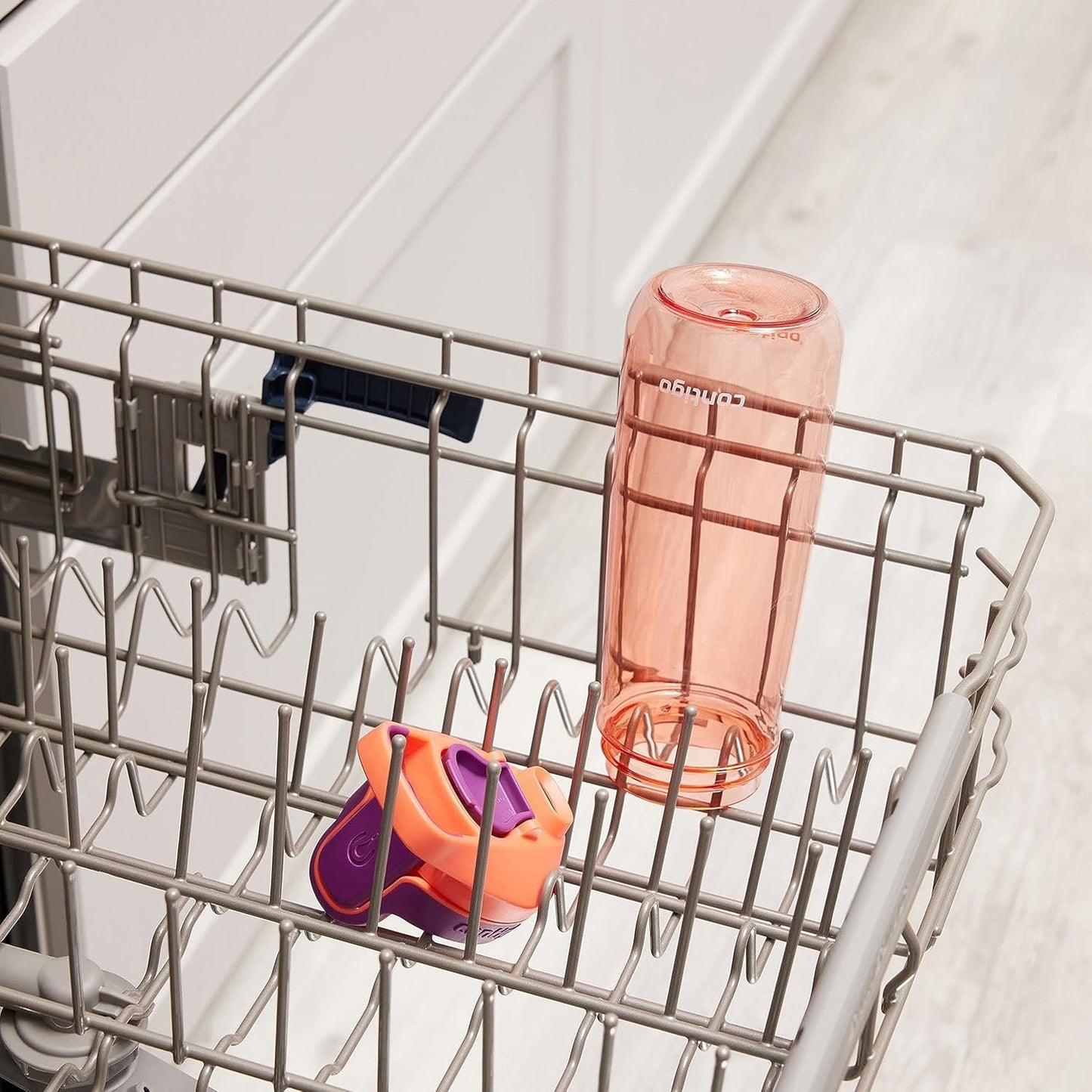 Contigo Kids Casey Water Bottle with Leak-Proof Lid, BPA-Free Plastic, Dishwasher Safe, Coral & Grape, 20 oz (591 mL)