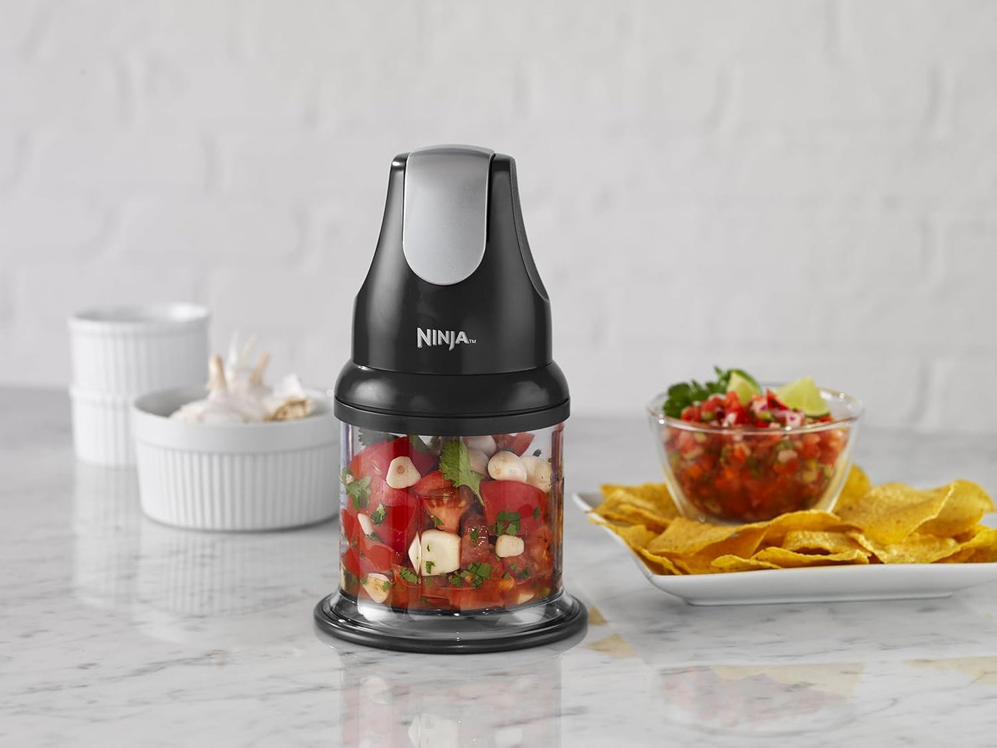 Ninja NJ100C, Express Chop For Chopping, Mincing, and Pureeing, Black, 200W (Canadian Version) 16oz