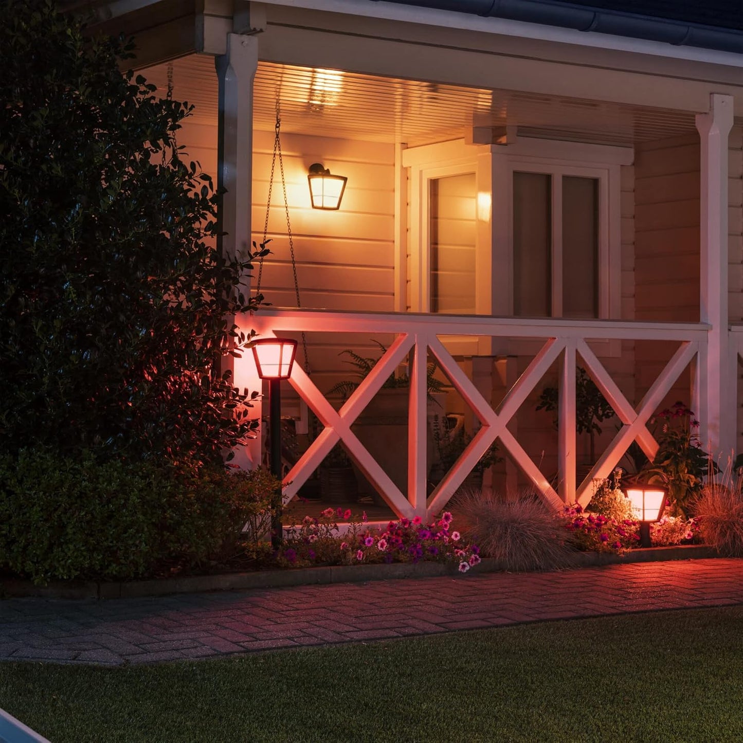 Philips Hue White and Color Ambiance Econic, Smart LED Outdoor Lamppost, Dimmable, Integrated LED, Black