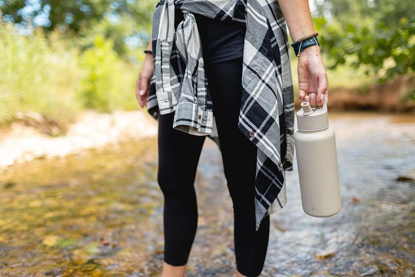 Simple Modern Water Bottle with Straw and Chug Lid | Insulated Stainless Steel Thermos for Sports Gym | Summit Collection | 32oz | Midnight Black