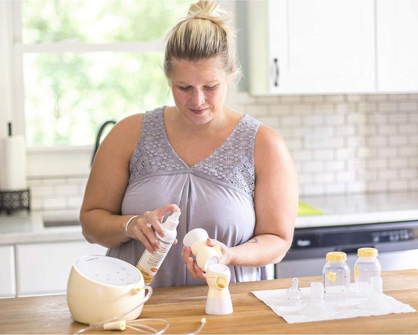 Medela Quick Clean Breast Pump and Accessory Sanitizer Spray