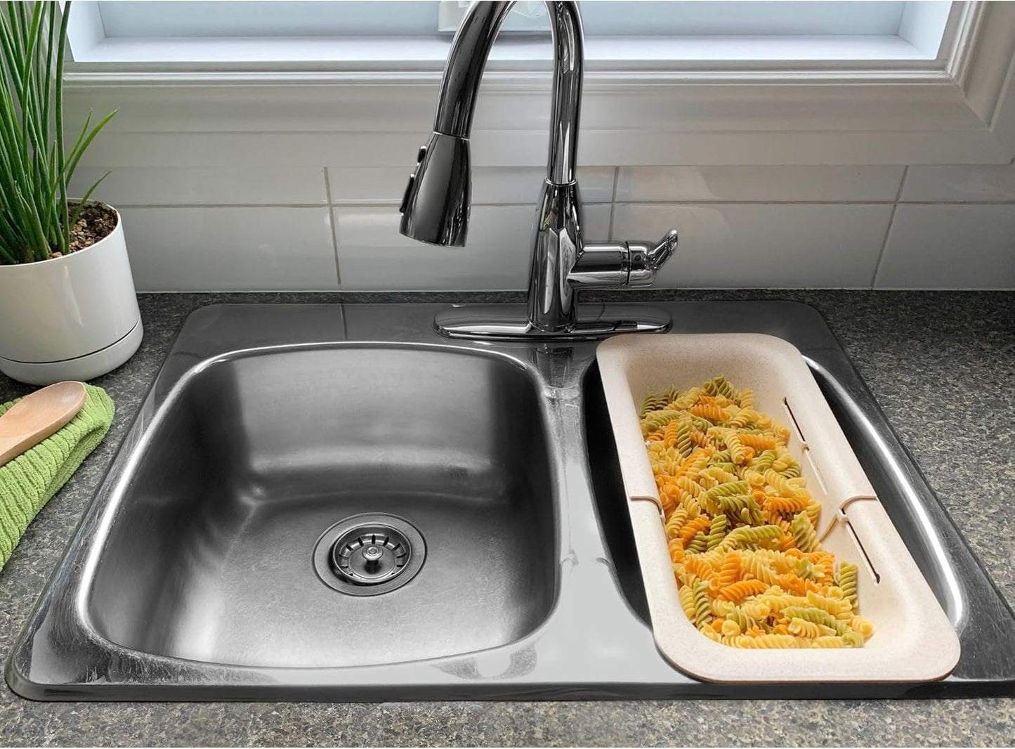 Starfrit Gourmet ECO - Over-The-Sink Colander - Expands up to 19.7" - Up to 4.2 L Capacity - Wheat Straw Fibers