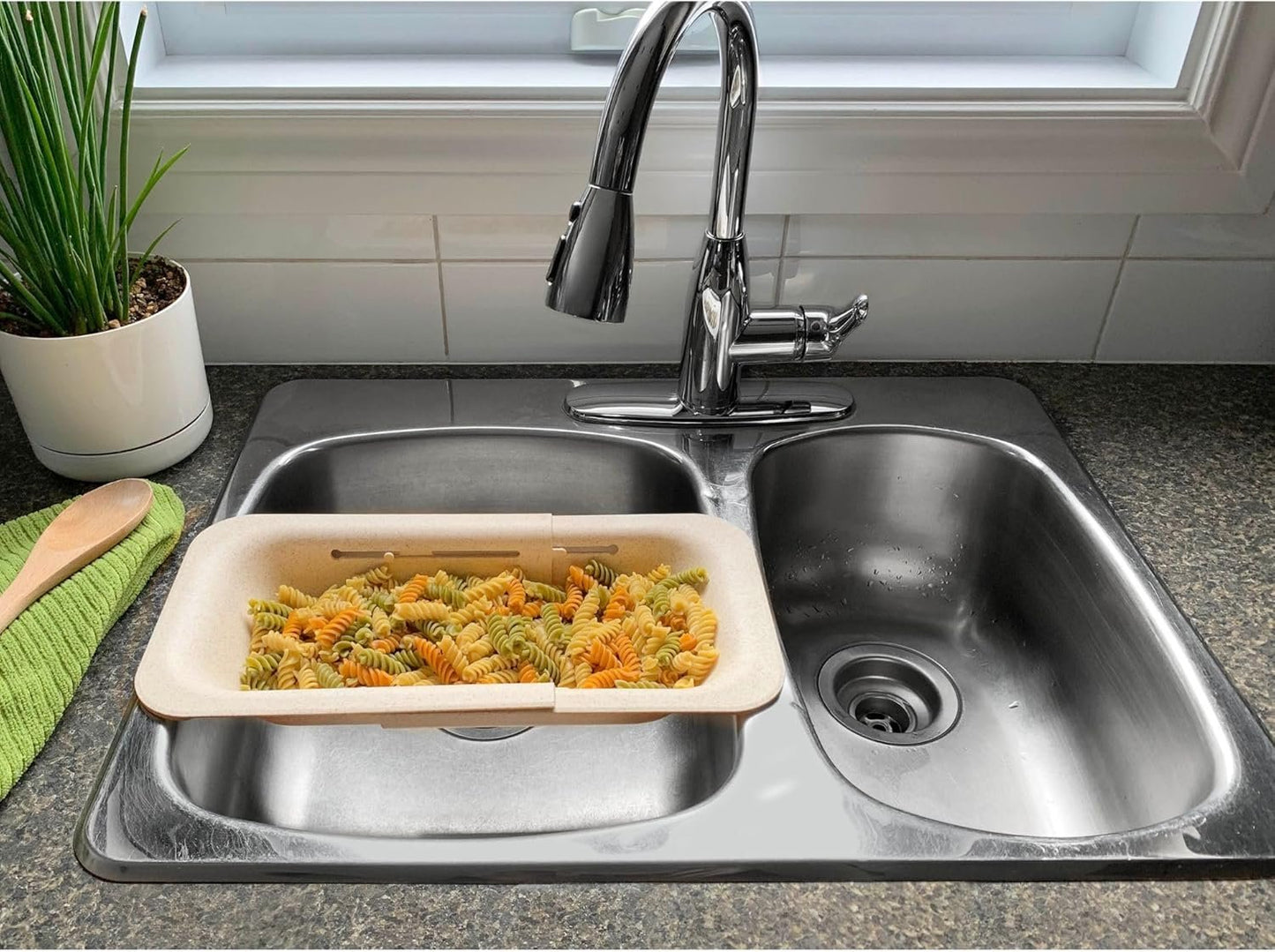 Starfrit Gourmet ECO - Over-The-Sink Colander - Expands up to 19.7" - Up to 4.2 L Capacity - Wheat Straw Fibers