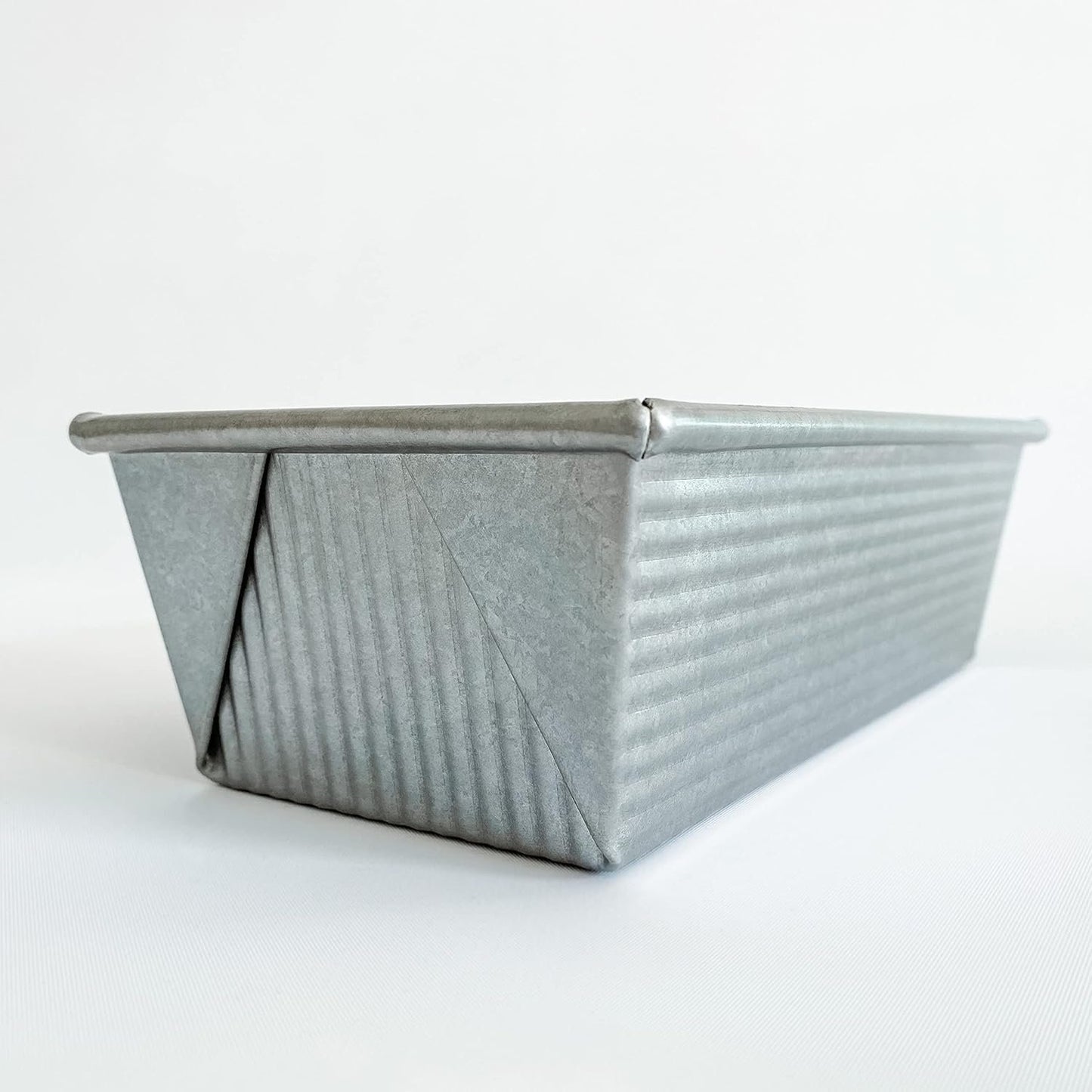 USA Pans 8.5 x 4.5-Inch Aluminized Steel Loaf Pan with Americoat Loaf Pan