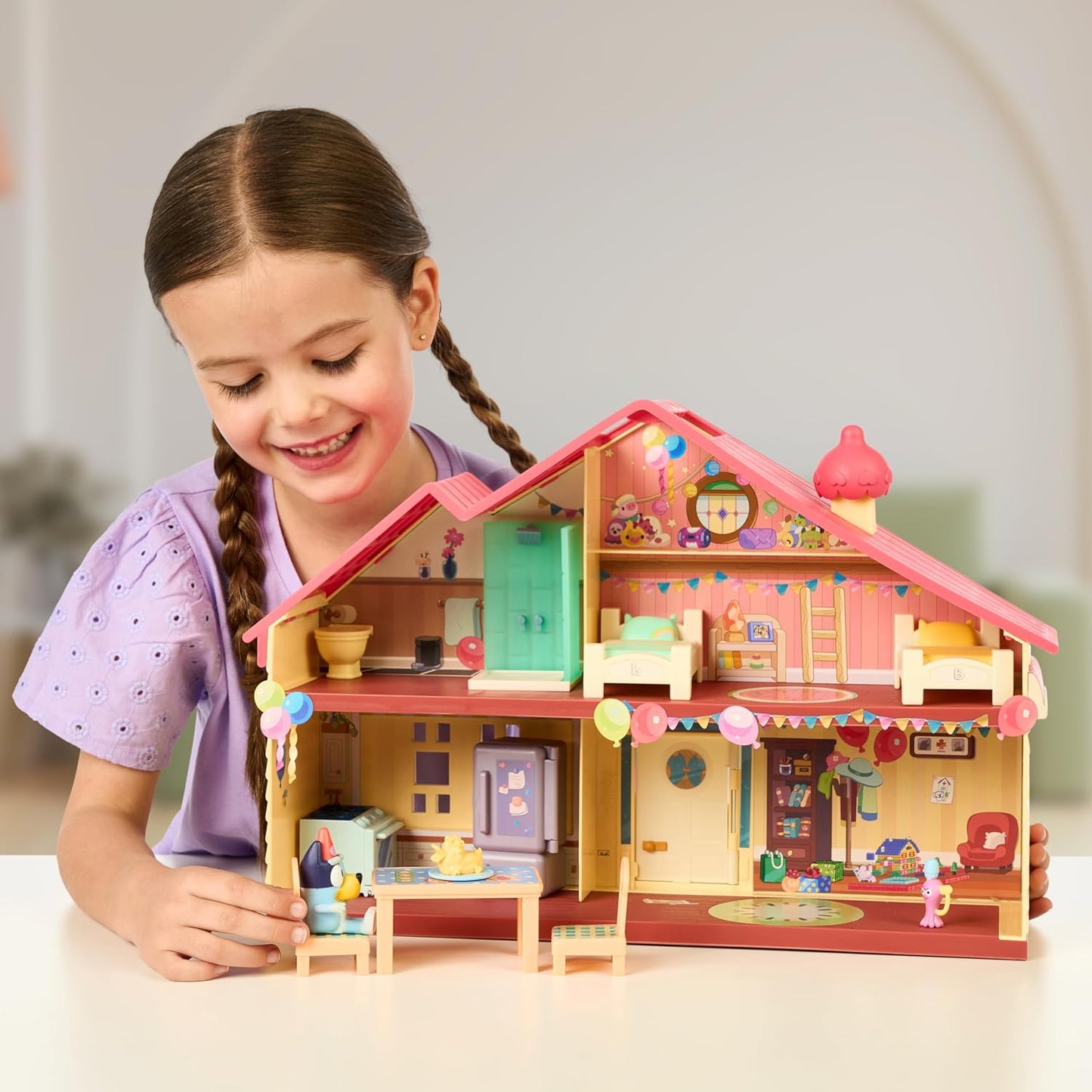 Bluey's Celebration Home, Help Celebrate Bluey's Birthday, with 11 Play Pieces of Removable Furniture and Accessories, Plus 1 Exclusive 6.35cm (2.5") Bluey Figure, Sticker Sheet Included