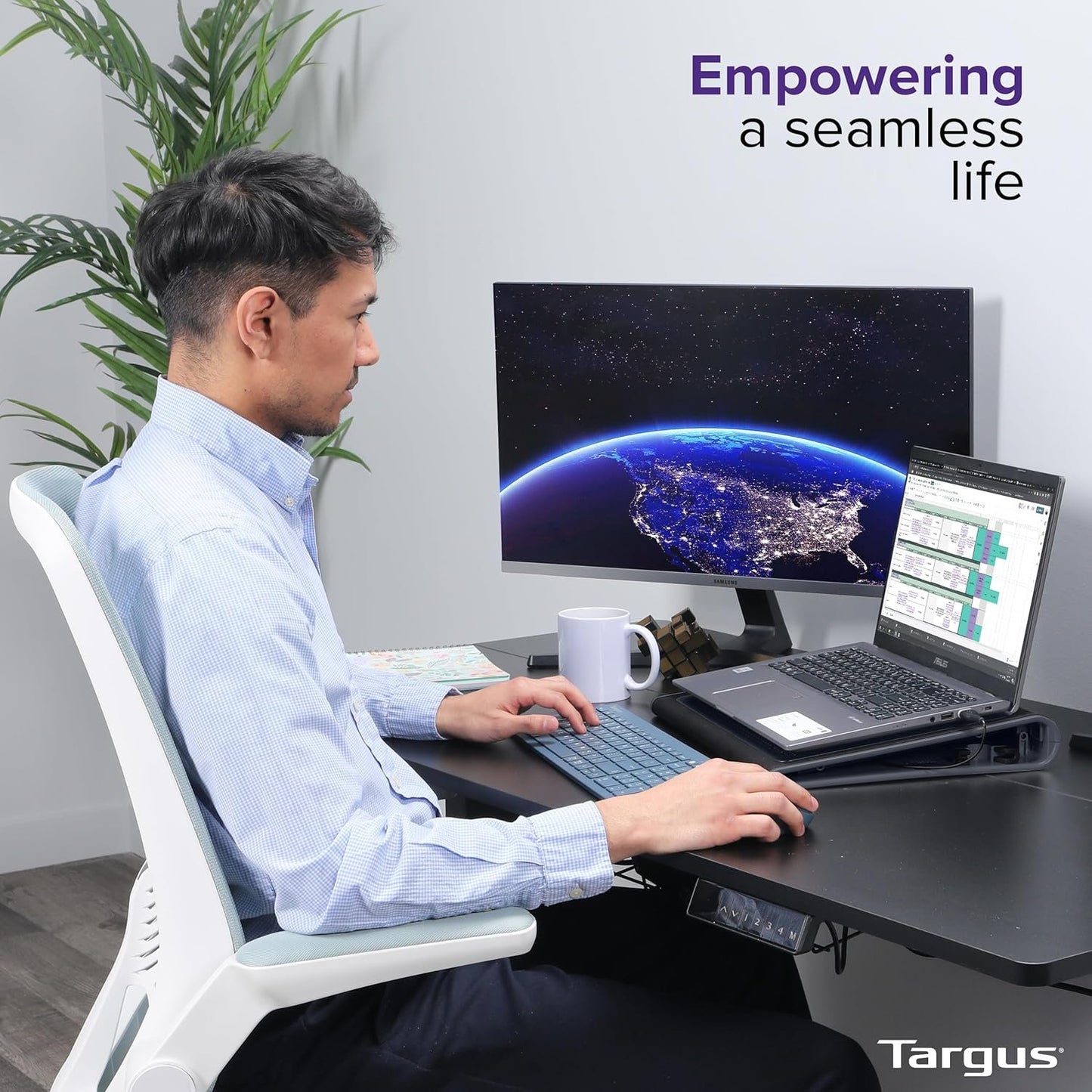 Targus Laptop Chill Mat Stand, 17-inch Size, Black