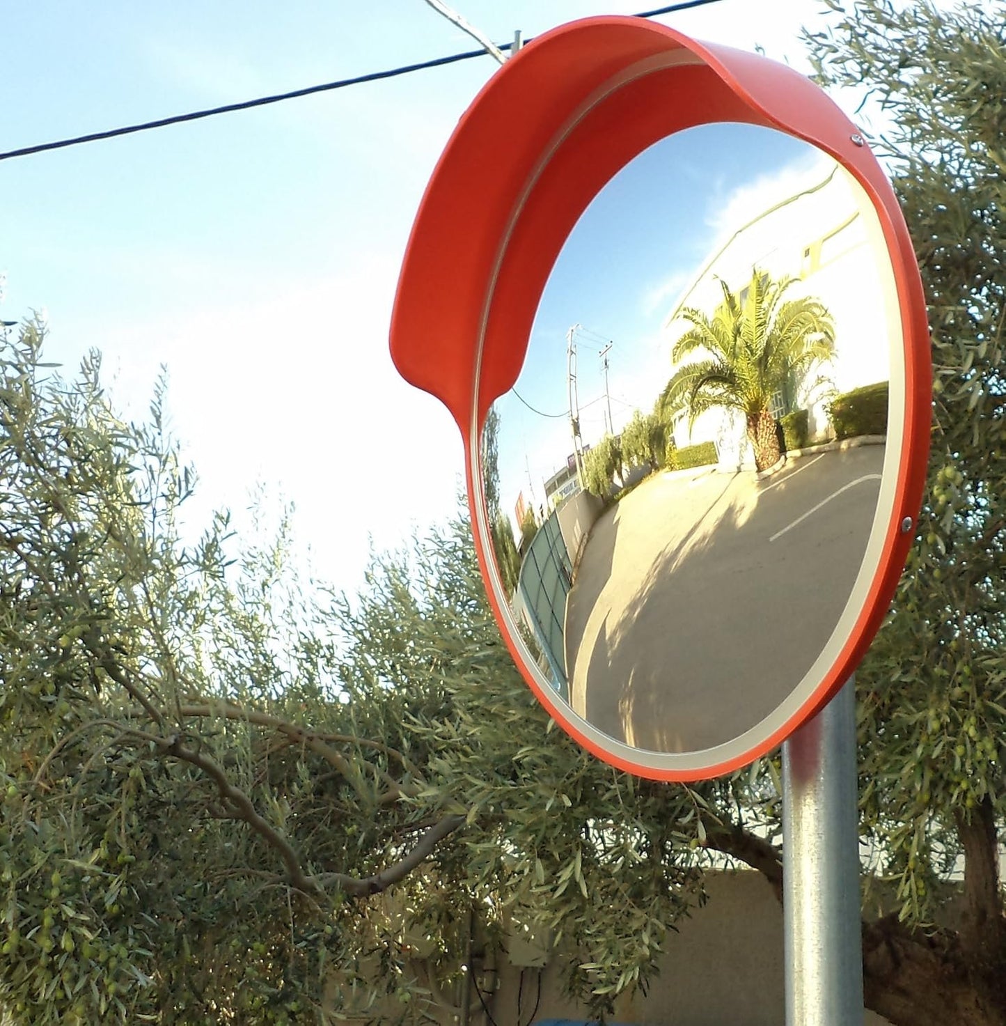 JCM-45o Convex unbreakable traffic mirror, diameter 45cm (18"), for road safety and shop security with adjustable fixing bracket for pole 48 mm (1.5")