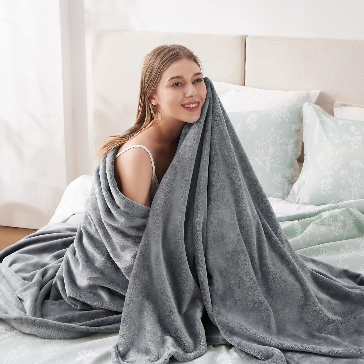 Bedsure Throw Blankets for Couch - Fleece Cozy Soft Blanket for Sofa, Lightweight Fuzzy Flannel Women Throw Gifts for All Seasons, Grey, 50x60 inches