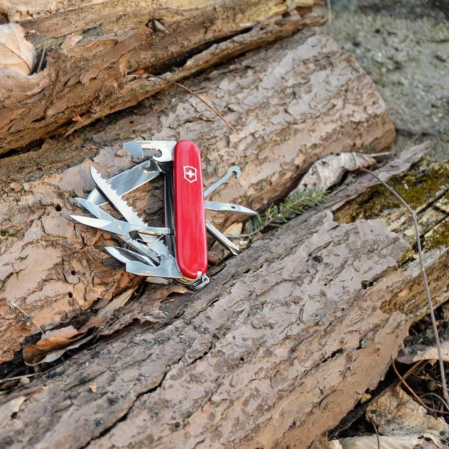 Victorinox Swiss Army 53931 Fieldmaster Pocket Knife, Red