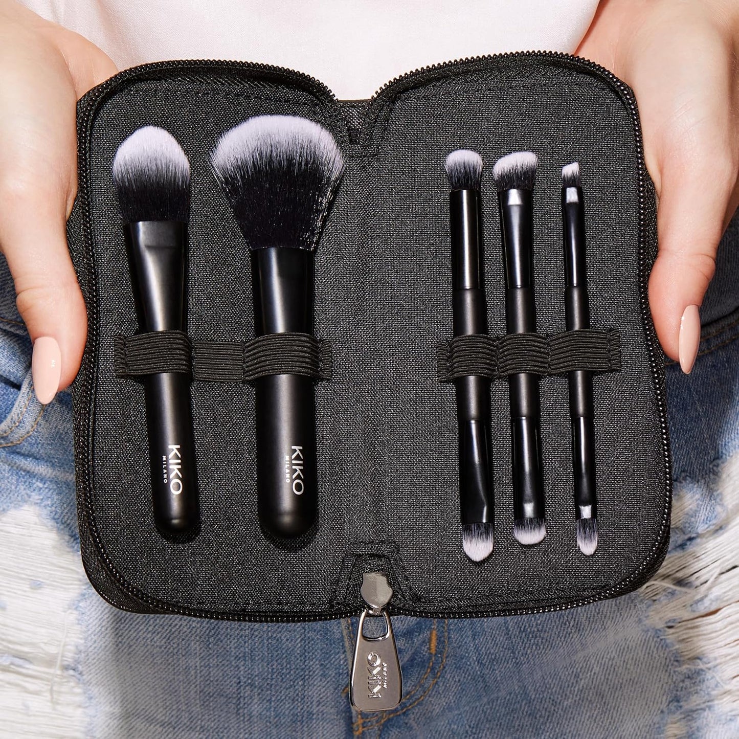 KIKO Milano Travel Brush Set, Travel Bag with 5 Professional Brushes