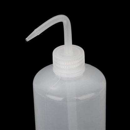 Lightweight Plant Watering Bottle Reusable Plastic Squeeze Bottle Curved Nozzle Watering Bottle for Garden Plants Feeding Plant 1Pcs 500Ml New Released