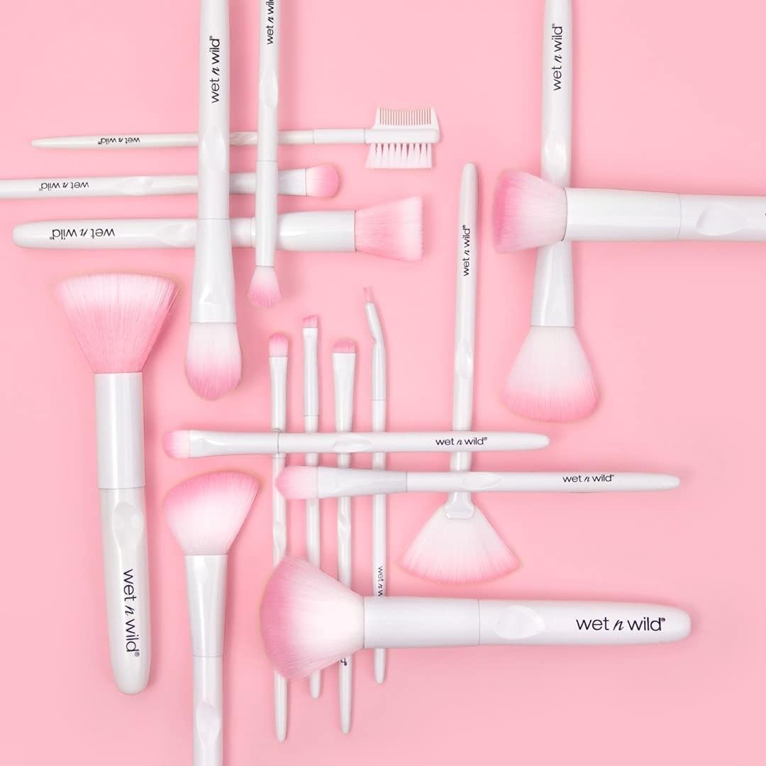 Wet n Wild, Makeup Brush, Blush Brush, Cheek Brush, Easy to Use, Makeup & Accessories