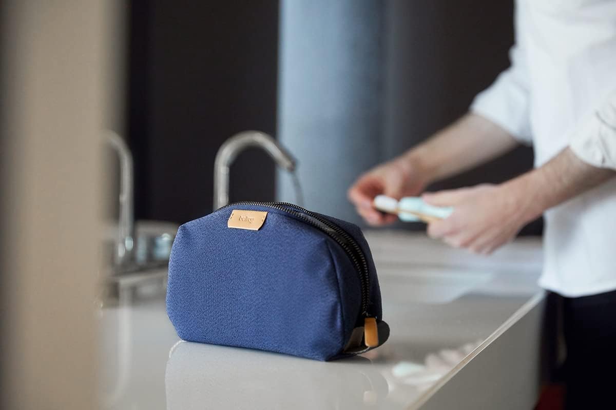 Bellroy Toiletry Kit, Water-Resistant Woven Toiletry Travel Bag (toiletries, Cologne, Shaving Accessories, Hairbrush, Toothbrush) - Bronze