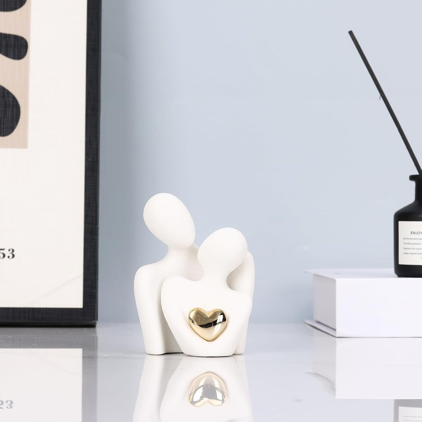 oliruim 8cm Tall Couple Figurines for Home Decoration Modern Sculpture with Gold Heart Design - Home Decoration, Couple Anniversary Gift Wedding (8cm White)