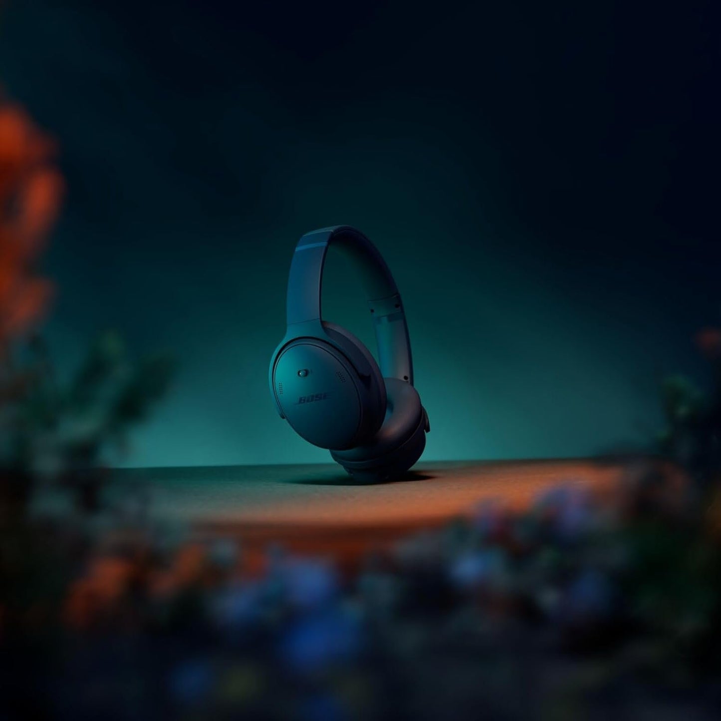 Bose QuietComfort Wireless Noise Cancelling Headphones, Bluetooth Over Ear Headphones with Up to 24 Hours of Battery Life, Twilight Blue - Limited Edition
