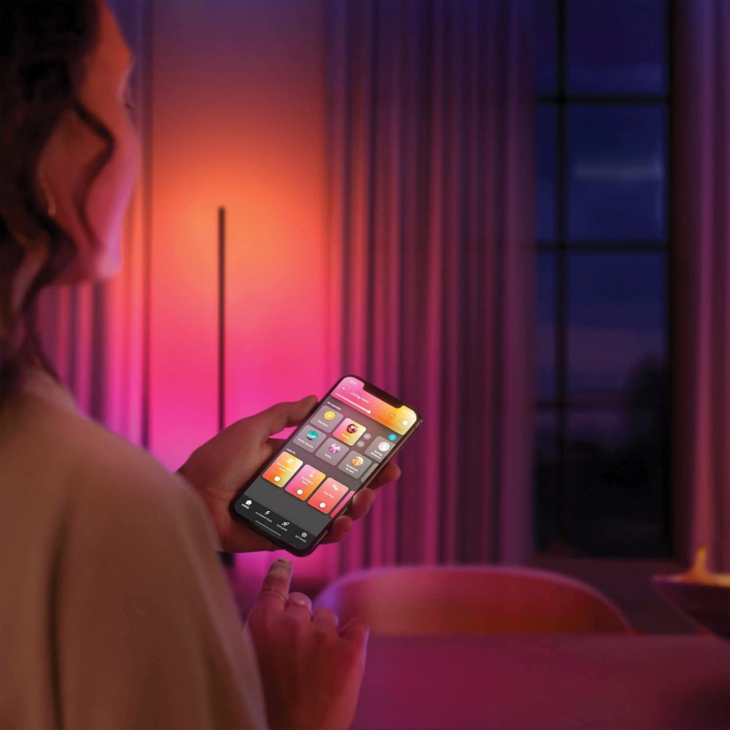 Philips Hue White and Color Ambiance Gradient Signe, Lampada da Tavolo LED, Smart, 16 Milioni di Colori, con Bluetooth, Bianca