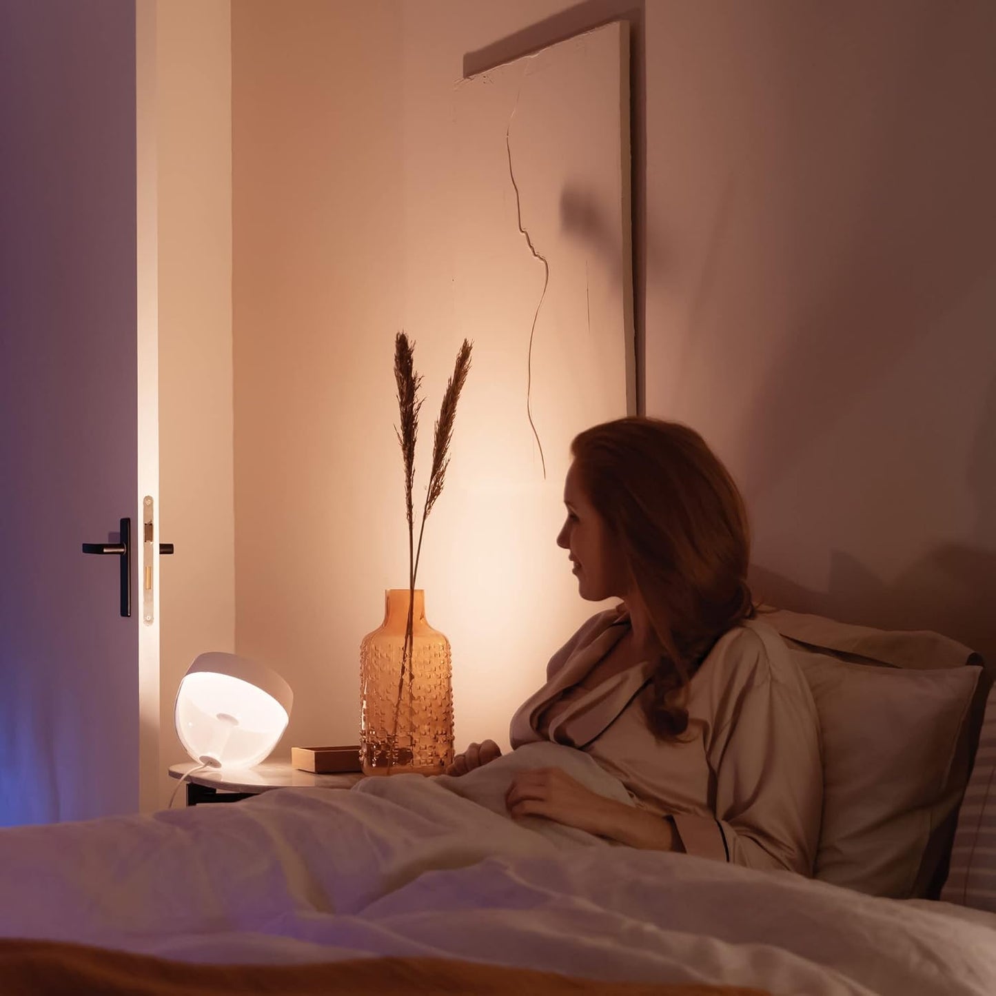 Philips Hue Iris Smart Table Lamp, White and Coloured Light, Bluetooth, 8.2 W, Gold