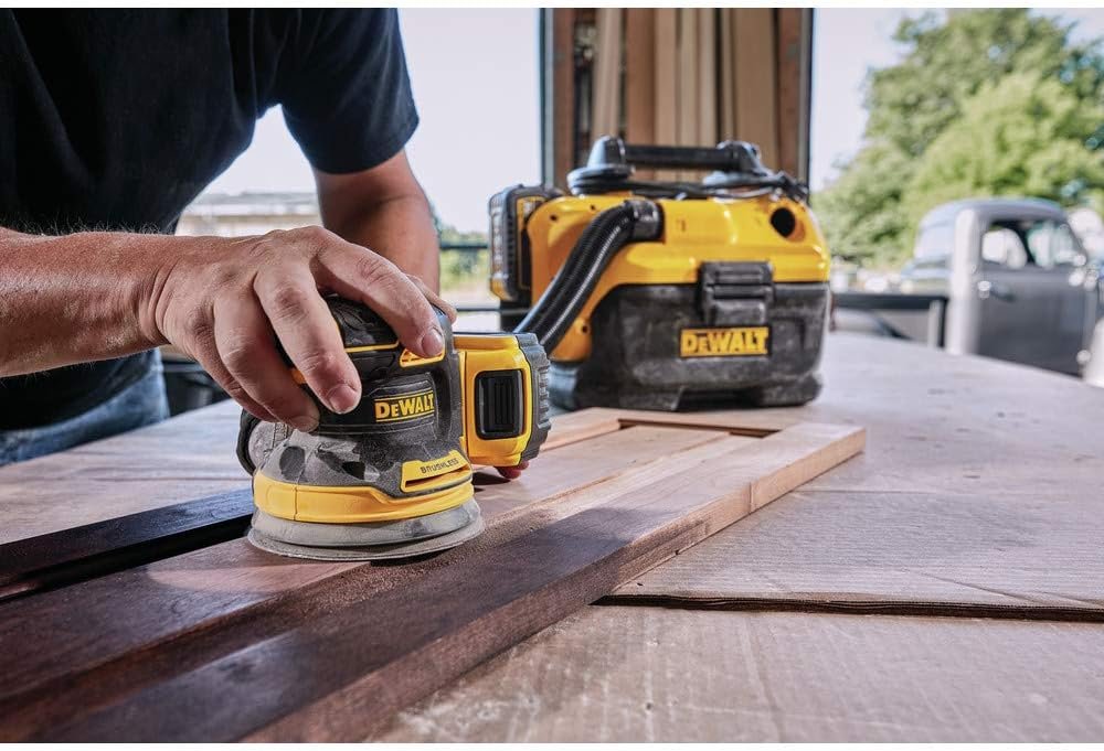 DEWALT 20V MAX Random Orbital Sander Kit (DCW210P1)