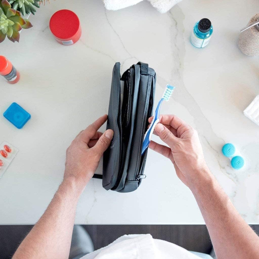 NOMATIC Toiletry Bag for Travel - Great for Travel Size Toiletries - Travel Essentials Wash Bag - Travel Makeup Bag, (Black), ãƒ–ãƒ©ãƒƒã‚¯, Toiletry Bag, Small V2