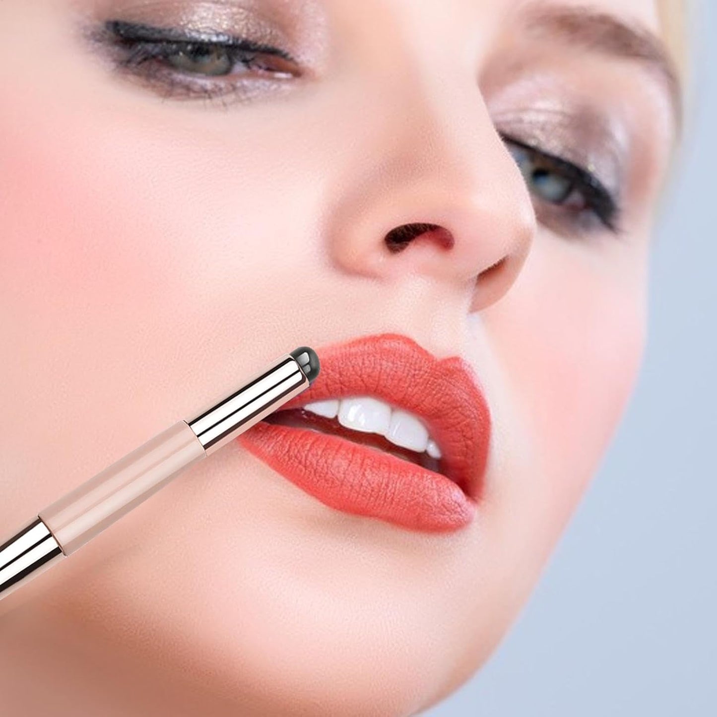 Silicone Lip Brush, Portable Round Head Oil Brush, Soft Makeup Applicator Tool, Multi-Purpose Lipstick Gloss, Essential Makeup Accessories for Daily Use and Travel