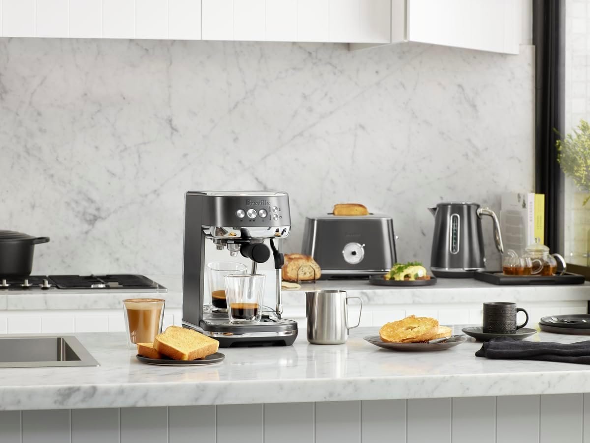 Breville the Bambino Plus Espresso Machine with Auto Milk Frother, Espresso Maker with Seconds Heat Up, Cappuccino & Latte Machine for Home, BES500BST, Black Stainless Steel