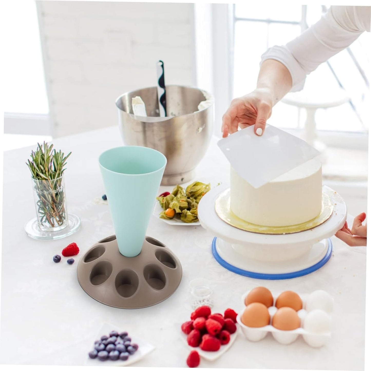 FUNNETOYU Icing Bag Stand with Multi Slots for Piping Bag Nozzles Storage for Cake Decorating Easy to Use Stylish Design for Baking and Food Prep