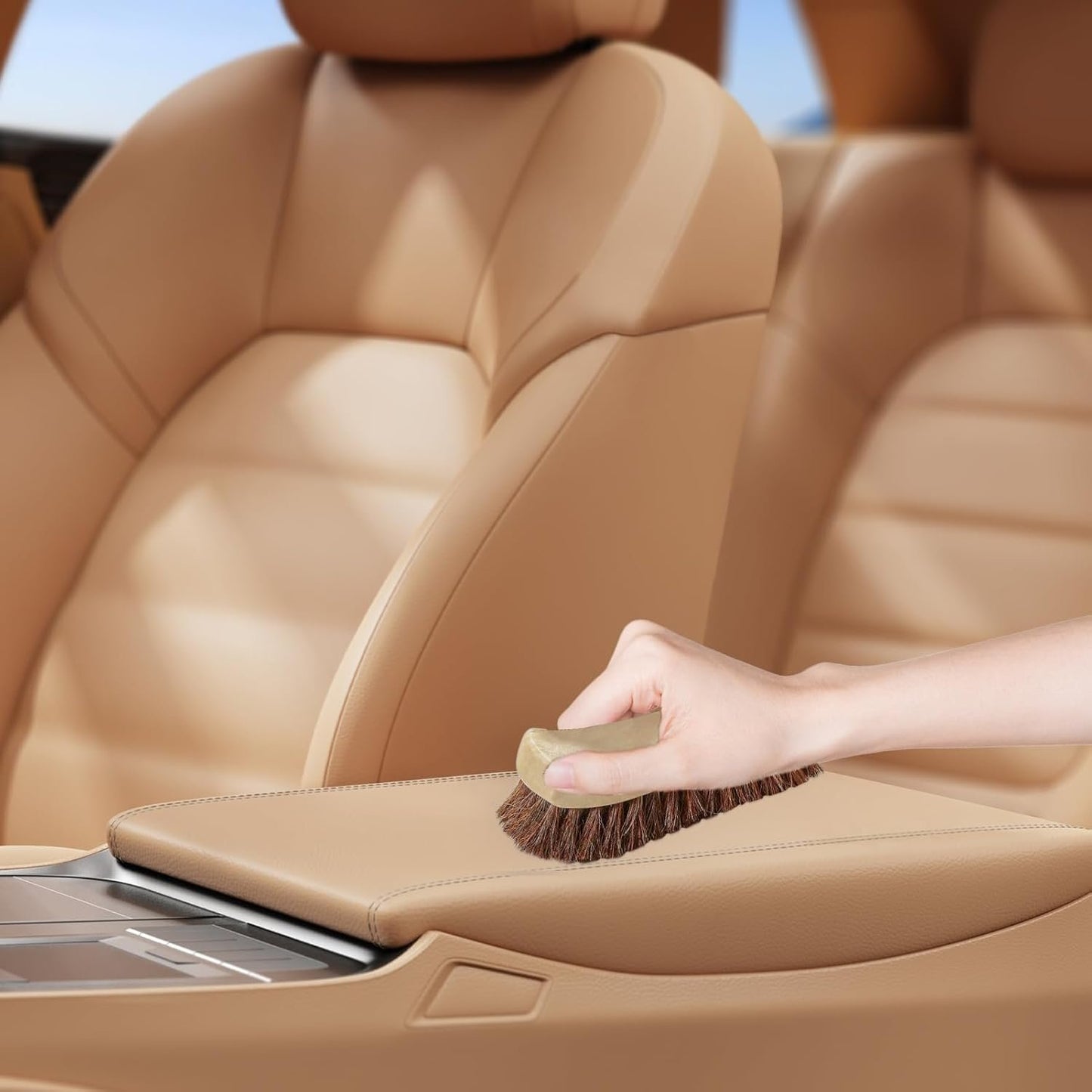 Horse Hair Detailing Brush, Long Bristle Cleaning Tool, Car Interior Applicator, Soft Multifunctional Brush, Gentle on Surfaces, Made of Horsehair Material, 6.3x2.56x1.77in