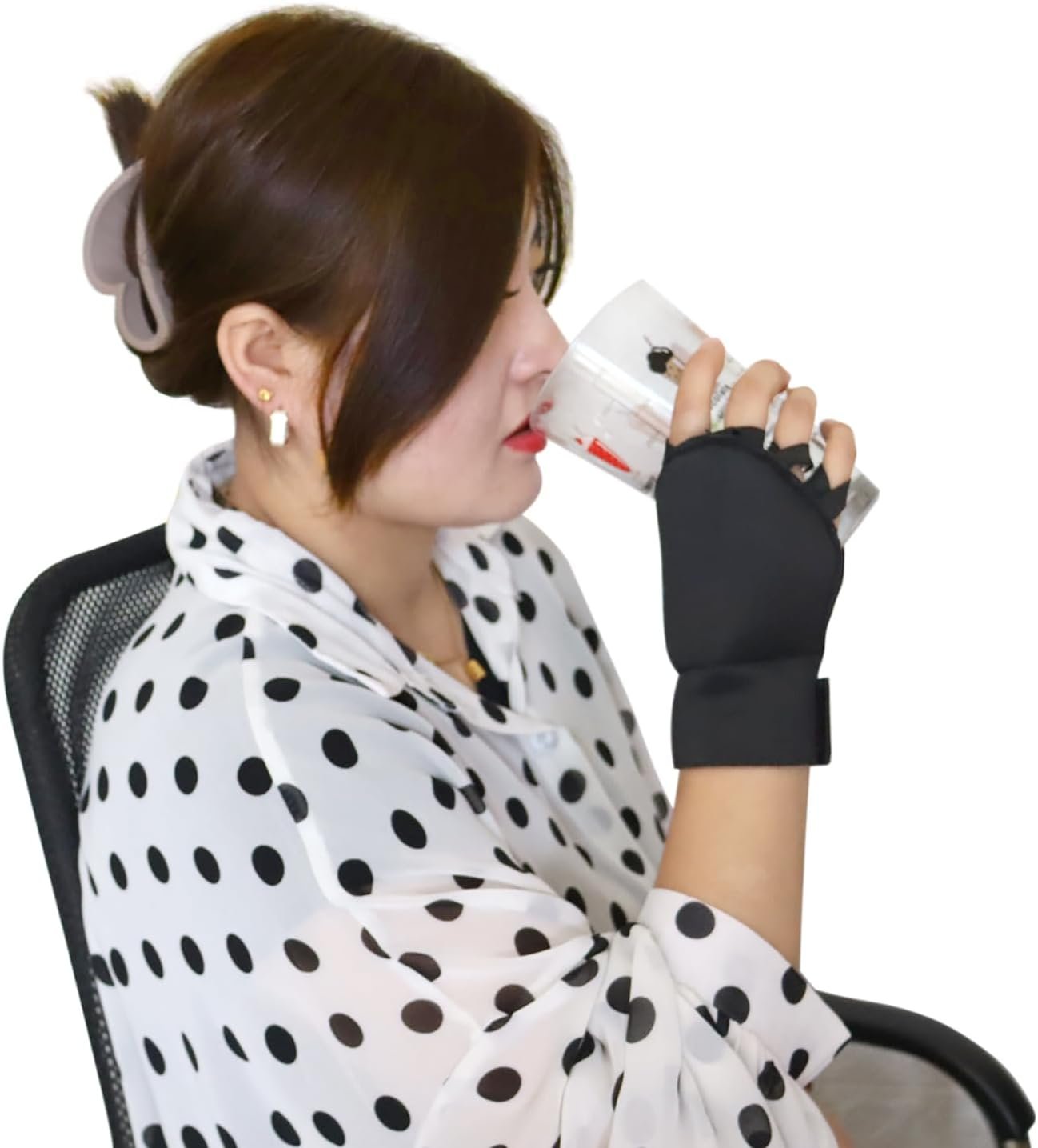 Weighted Gloves for Tremors Hand Weight for Fine Motor Skills Hand Weighted Utensils Adjustable Weights Glove for Parkinson’s Essential Tremors Patients 0.5lb Single