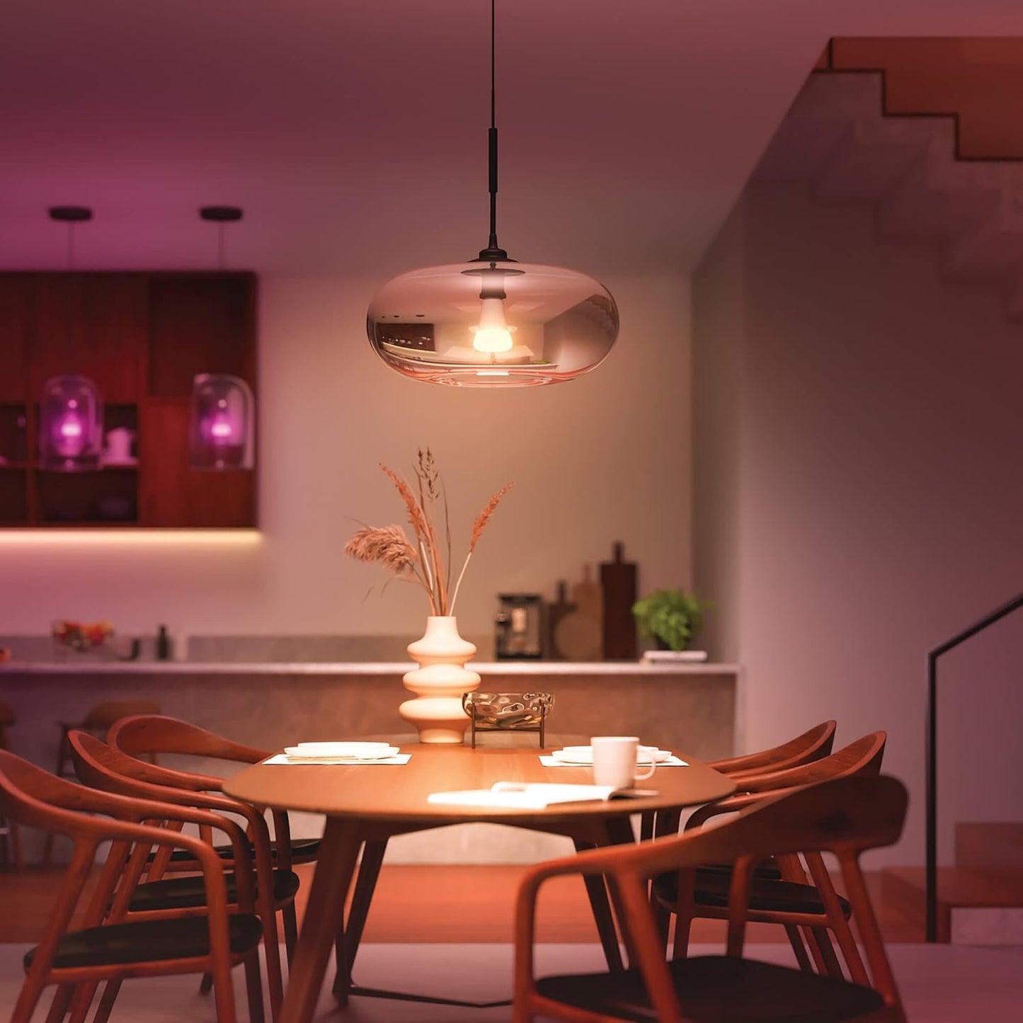 Philips Hue White and Colour Ambiance Smart Light Bulb 100W - 1600 Lumen [E27 Edison Screw] with Bluetooth. for Indoor Home Lighting, Livingroom, Bedroom. Works with Voice Control, Alexa.