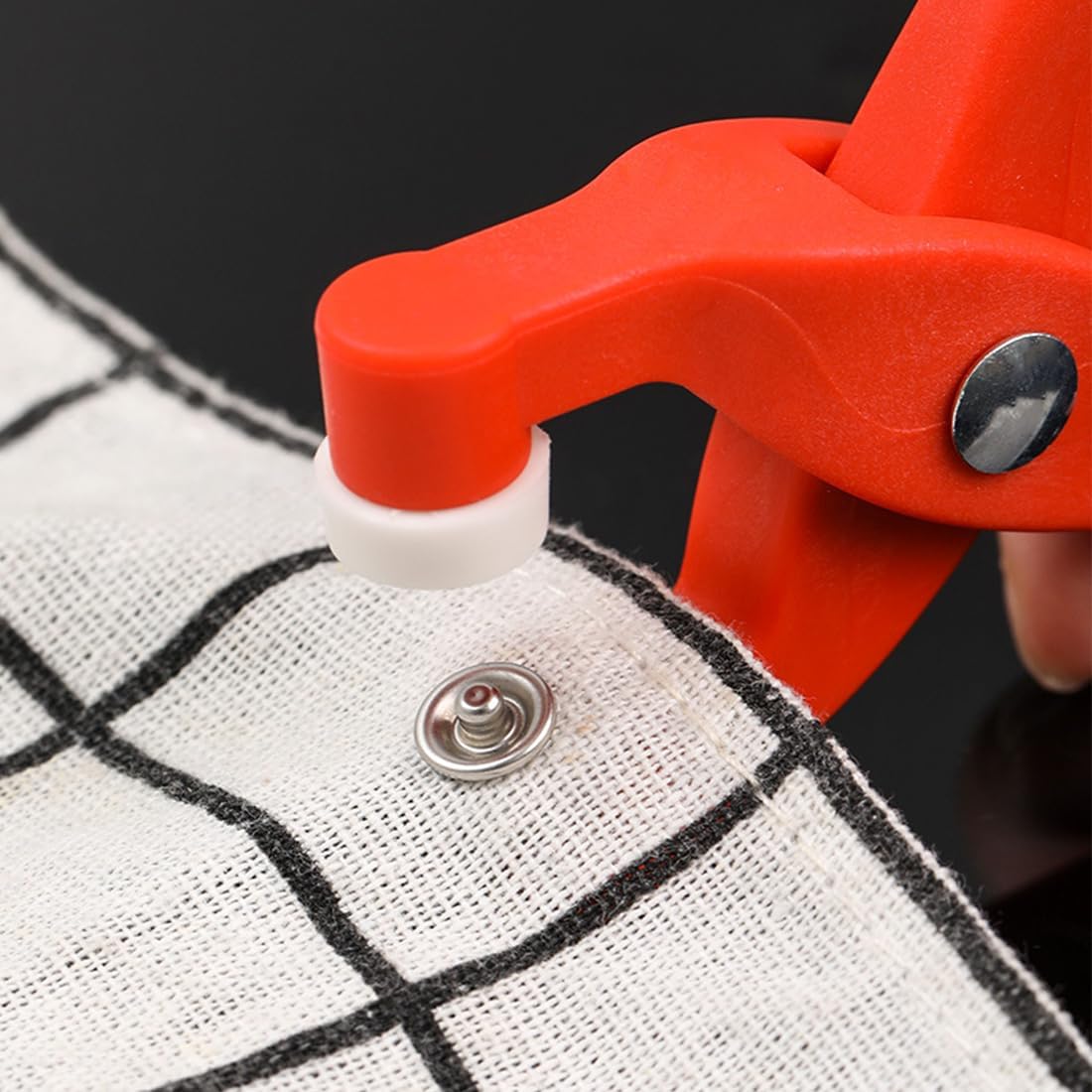 Generico Eye Snapper Crochet Tool, Safety Eye Tool, Auxiliary Tool for Attaching for Crocheting Eyes Crochet Tools,5-30mm Animal Eyes Making Supplies DIY Craft for Crochet & Stuffed (150 Buttons)