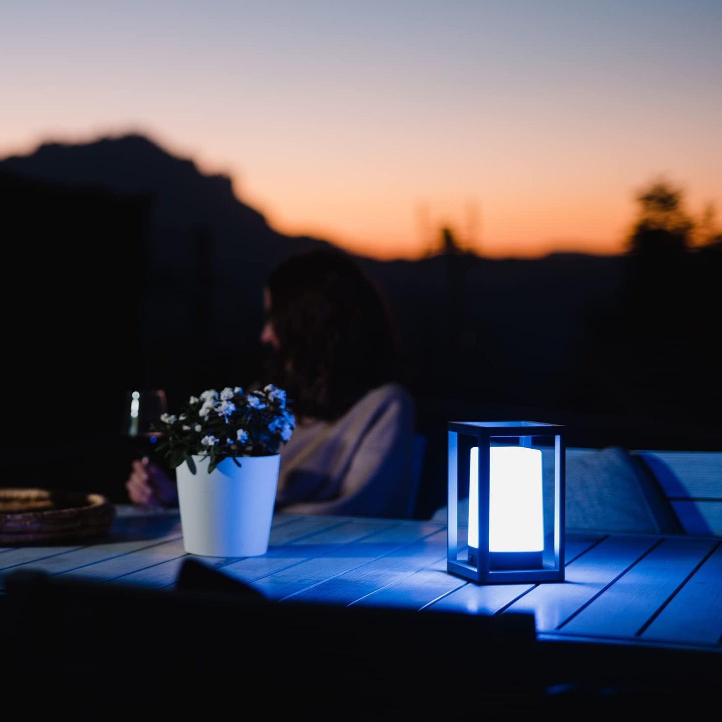 DOPO LIGHTING - Portable Rechargeable VENICE LED Anthracite SMD RGBW Smart+Wifi Outdoor IP44 Ideal for Patios, Gardens, Porches and Easy to Carry