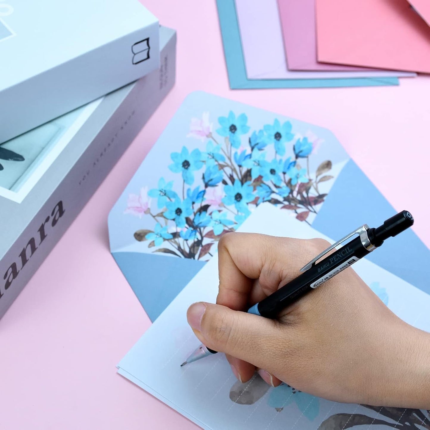 24 Pcs Stationery Paper and Envelopes Set Lined Letter Paper 16 Flower Writing Paper with 8 Envelopes Writing Stationery Paper Floral Stationery Paper Cute Stationery Set for Invitation Gifts Kids