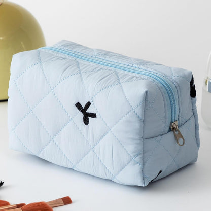 Bow Makeup Bag, Portable Cosmetic Pouch, Aesthetic Travel Organizer, Travel Large Capacity & Stylish, Pencil Purse Accessories For Women, Perfect & Everyday Use, 16 x 9 x 9 cm, Light Blue1, Please