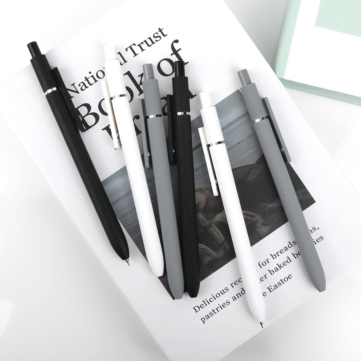 ZCOINS 6 Pcs 0.5mm Retractable Black Ink Gel Pens, Fine Point, Quick Dry, Smooth Writing, Japanese Rollerball Gel Pens for Journaling Nurse Office School Stationery Supplies Gifts